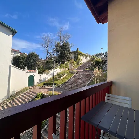 Mezzanine A 100m De La Avec Balcon, Apercu Et Parking - - Fr-1-239-576