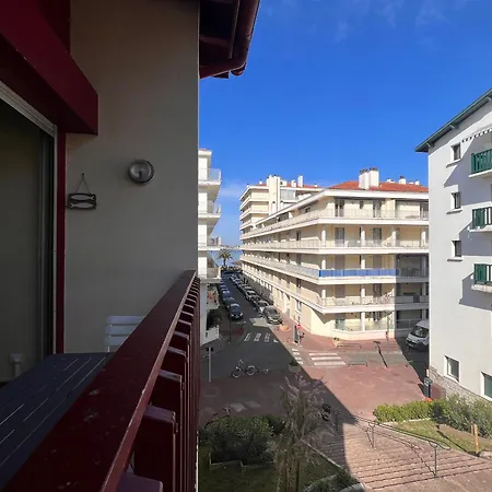 Hotel Mezzanine A 100m De La Avec Balcon, Apercu Et Parking - - Fr-1-239-576